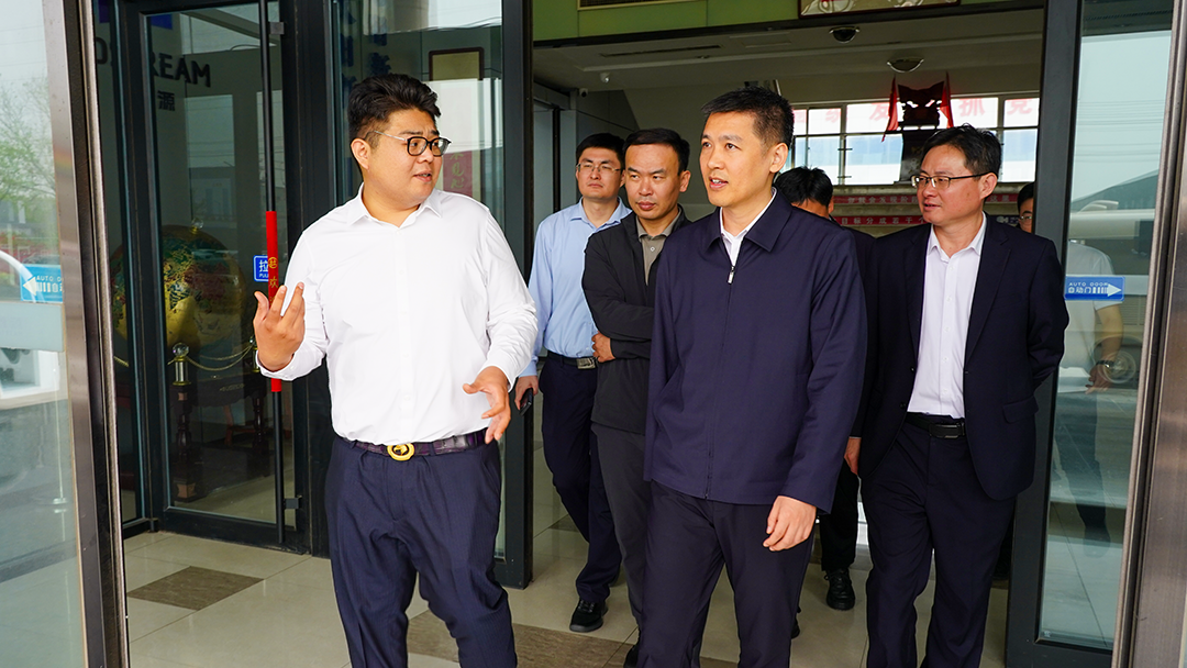 博兴县委副书记、代县长孔磊一行到访腾博会调研产业发展情况(图4)